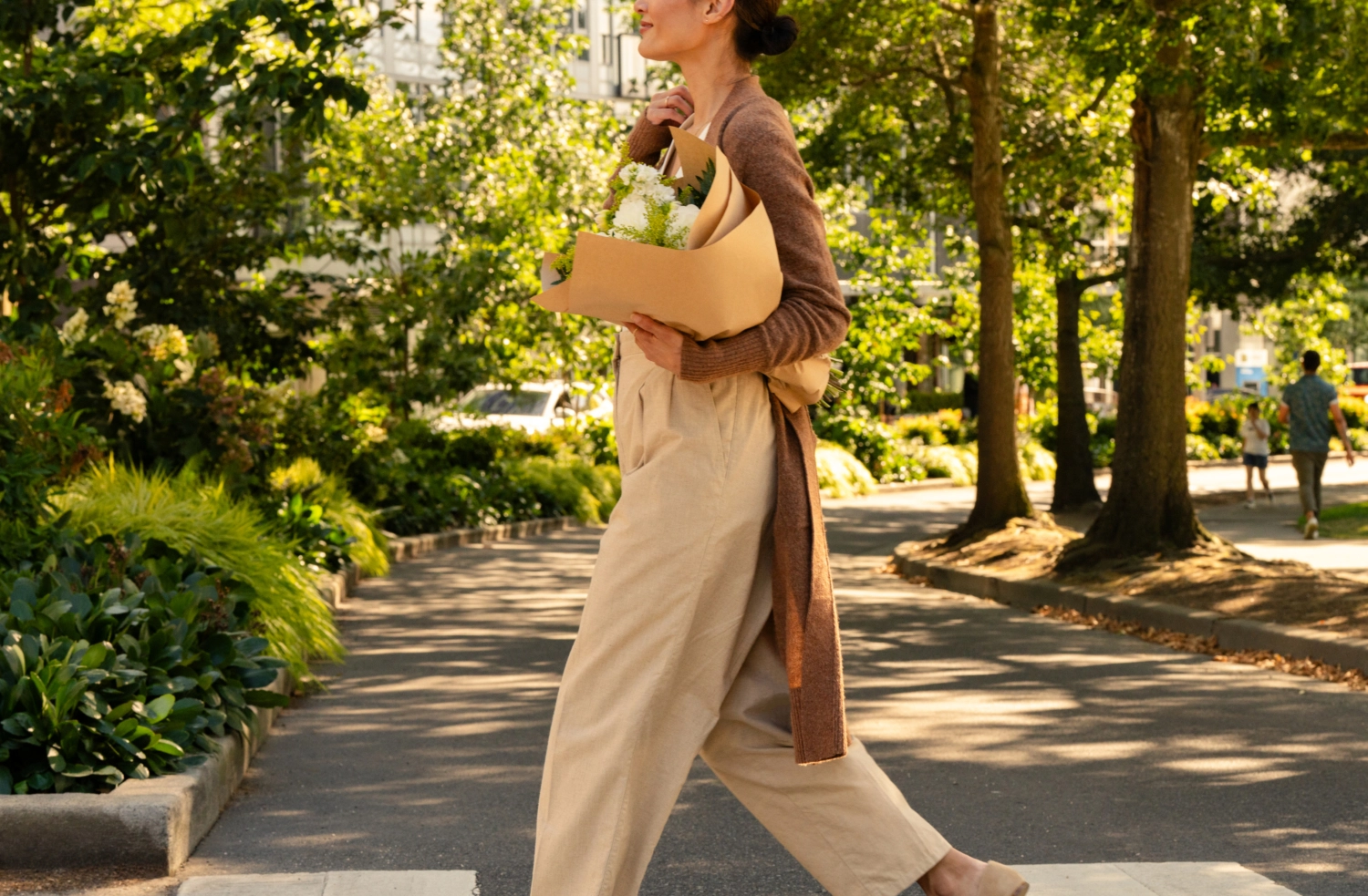 woman-in-park